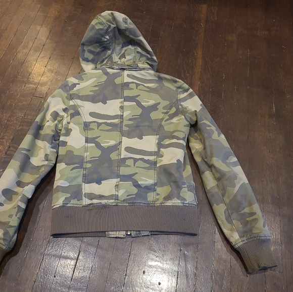 TNA by Aritzia Camo Spring and Fall Jacket - Picture 2 of 10